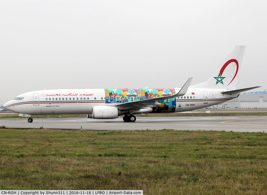 CN-RGH, 2011 Boeing 737-86N C/N 36828 3850, Taxiing to the Terminal in Wings of African Art (Mboko Lagriffe) c/s