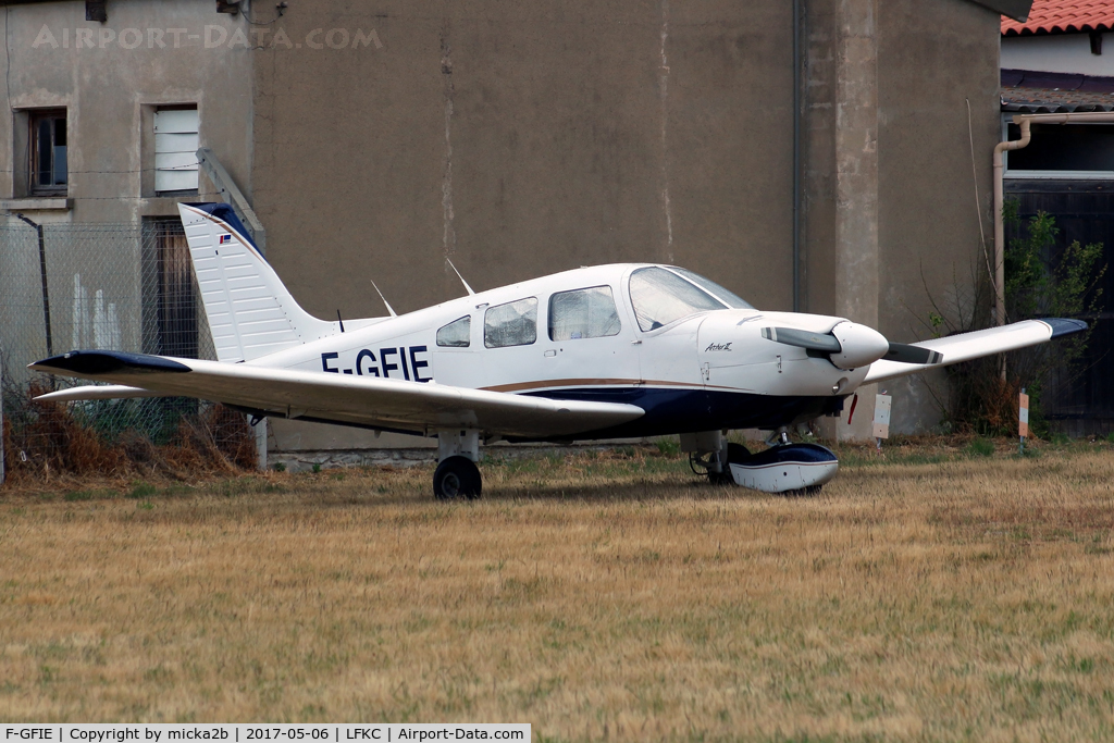 F-GFIE, Piper PA-28-181 Archer C/N 28-90071, Parked