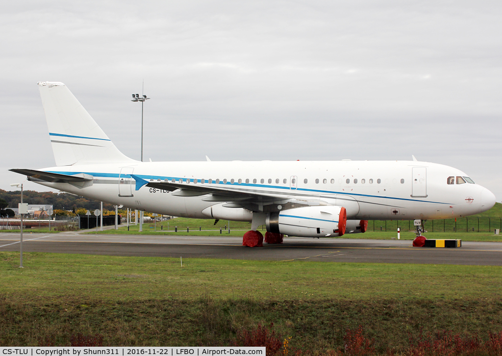 CS-TLU, 2000 Airbus ACJ319 (A319-133/CJ) C/N 1256, Parked...