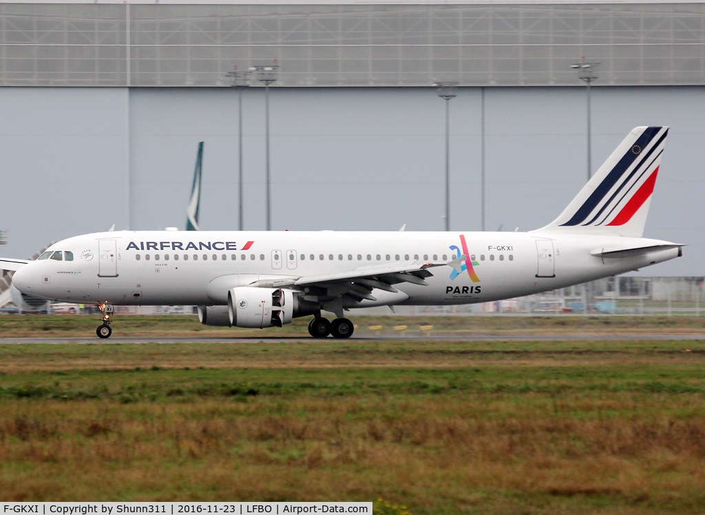 F-GKXI, 2003 Airbus A320-214 C/N 1949, Landing rwy 14R with additional 'Paris 2024' sticker