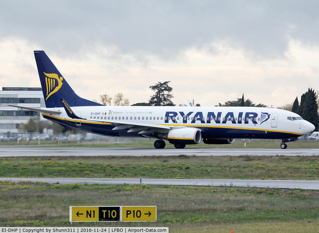 EI-DHP, 2005 Boeing 737-8AS C/N 33579, Raedy for take off from rwy 32R with additional 'Katowice - so many reason to fly' sticker