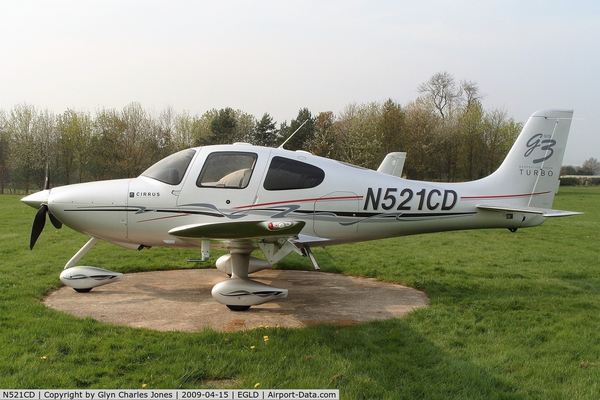 N521CD, 2007 Cirrus SR22 G3 GTS Turbo C/N 2441, Owned by Assegai Aviation Inc Trustee. With thanks to The Pilot Centre for authority to take this photo.