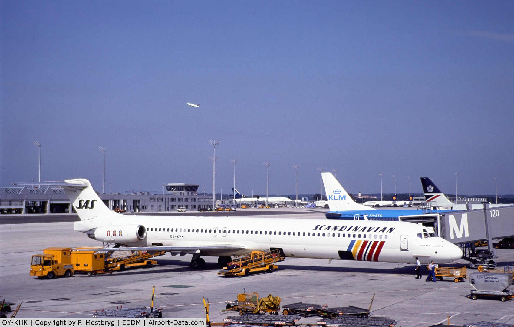 OY-KHK, 1989 McDonnell Douglas MD-82 (DC-9-82) C/N 49910, Taken in August or September 1992