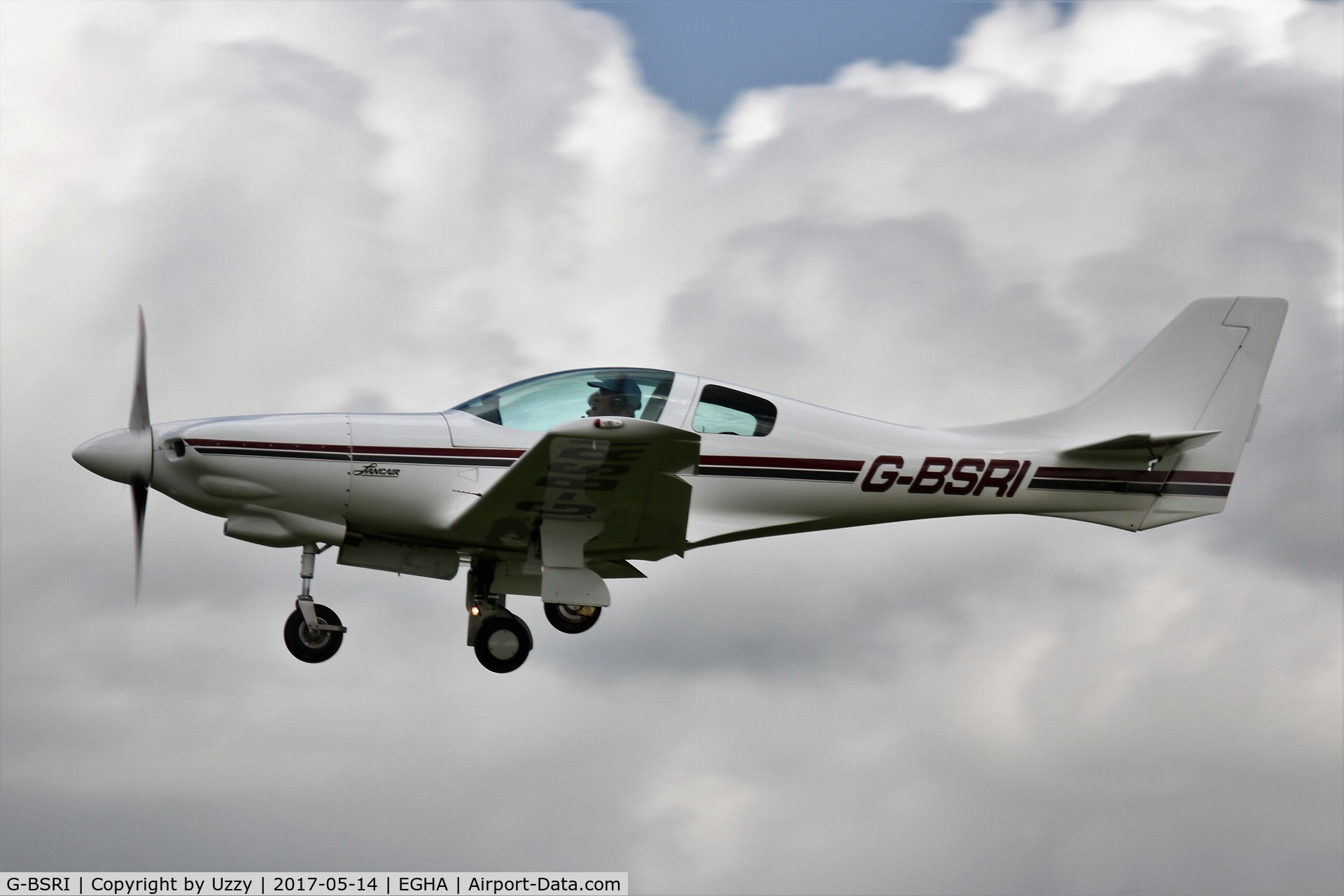 G-BSRI, 1992 Lancair 235 C/N PFA 191-11467, Arriving for a Pooleys Flyin