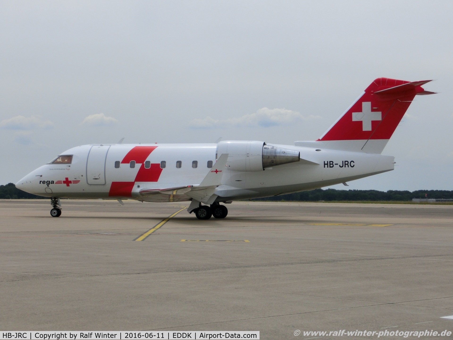 HB-JRC, 2002 Bombardier Challenger 604 (CL-600-2B16) C/N 5540, Bombardier CL-600-2B16 Challenger 604 - SAZ Swiss Air-Ambulance - 5540 - HB-JRC - 11.06.2016 - CGN