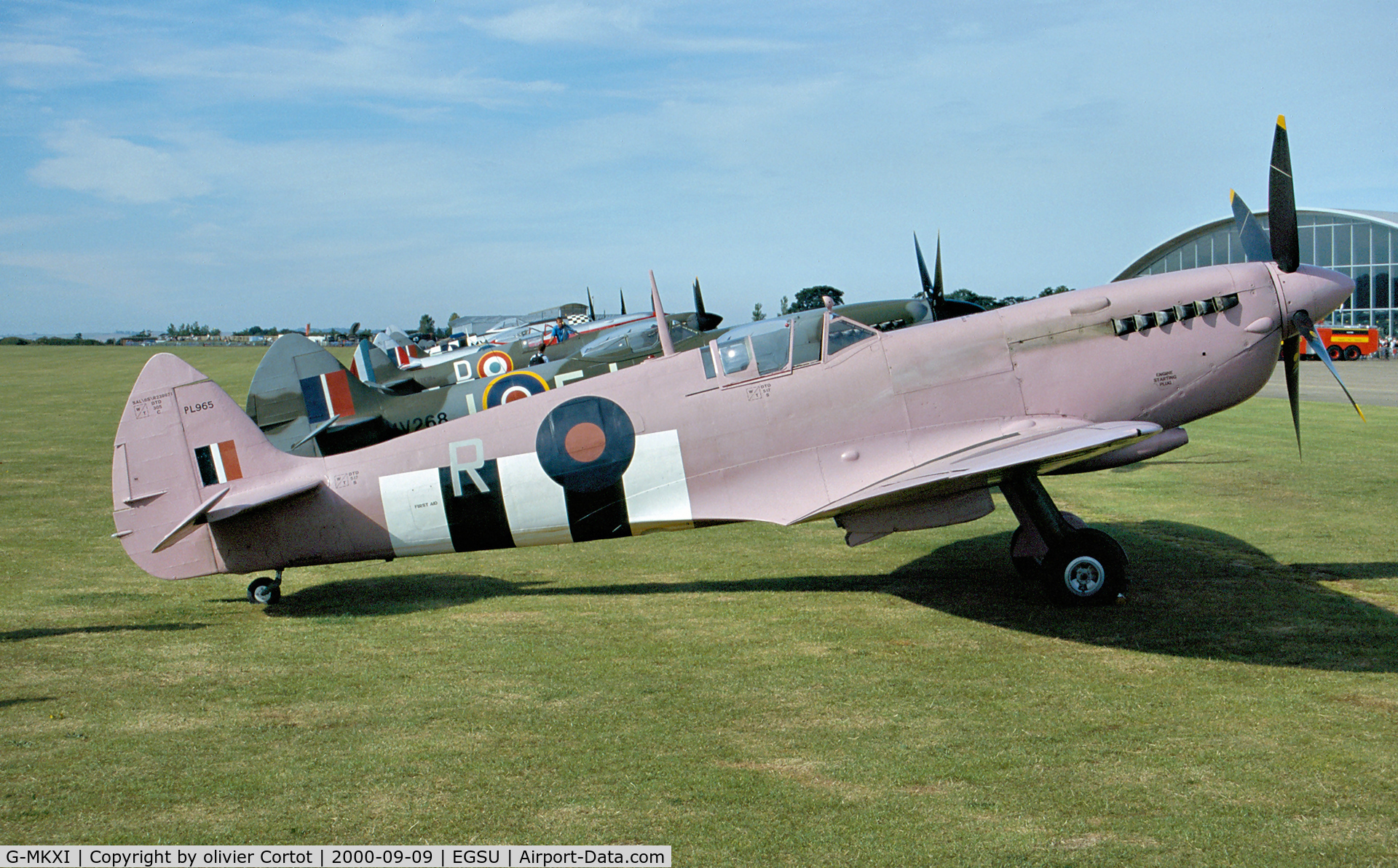 G-MKXI, 1944 Supermarine 365 Spitfire PR.XI C/N 6S/504719, best colour ever ! Duxford 2000