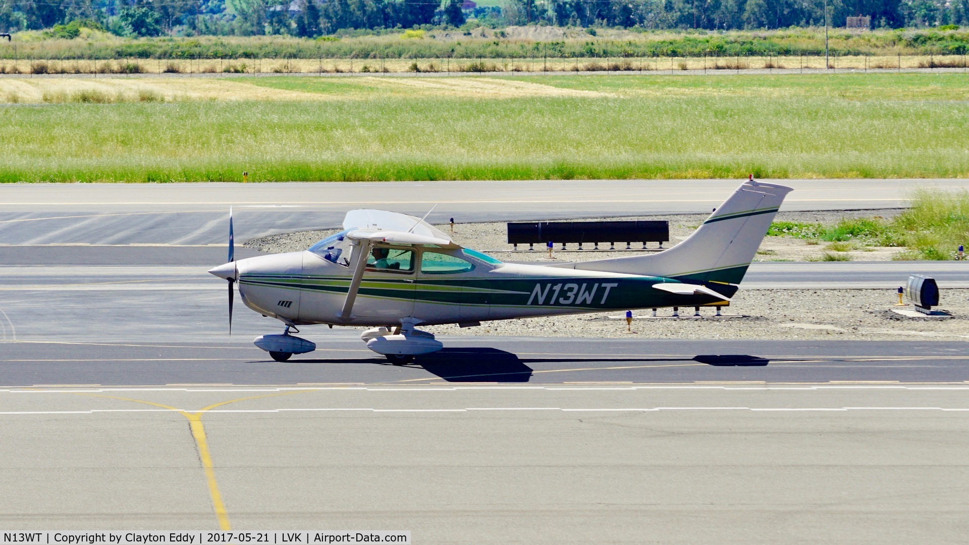 N13WT, 1973 Cessna 182P Skylane C/N 18262089, Livermore Airport California 2017.
