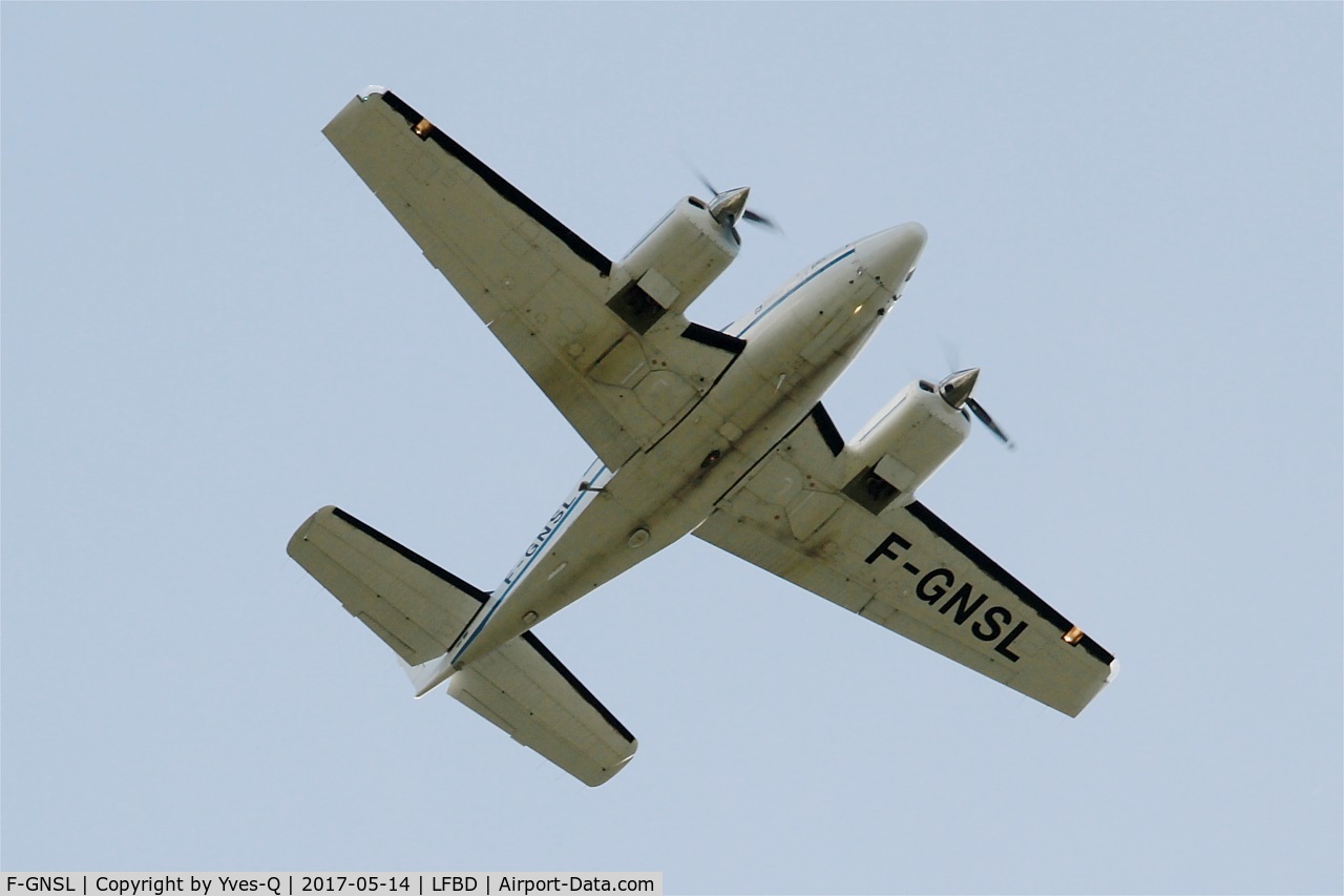 F-GNSL, 2001 Beech 58 Baron C/N TH-2006, Beech 58 Baron, Take off rwy 05, Bordeaux-Mérignac airport (LFBD-BOD)