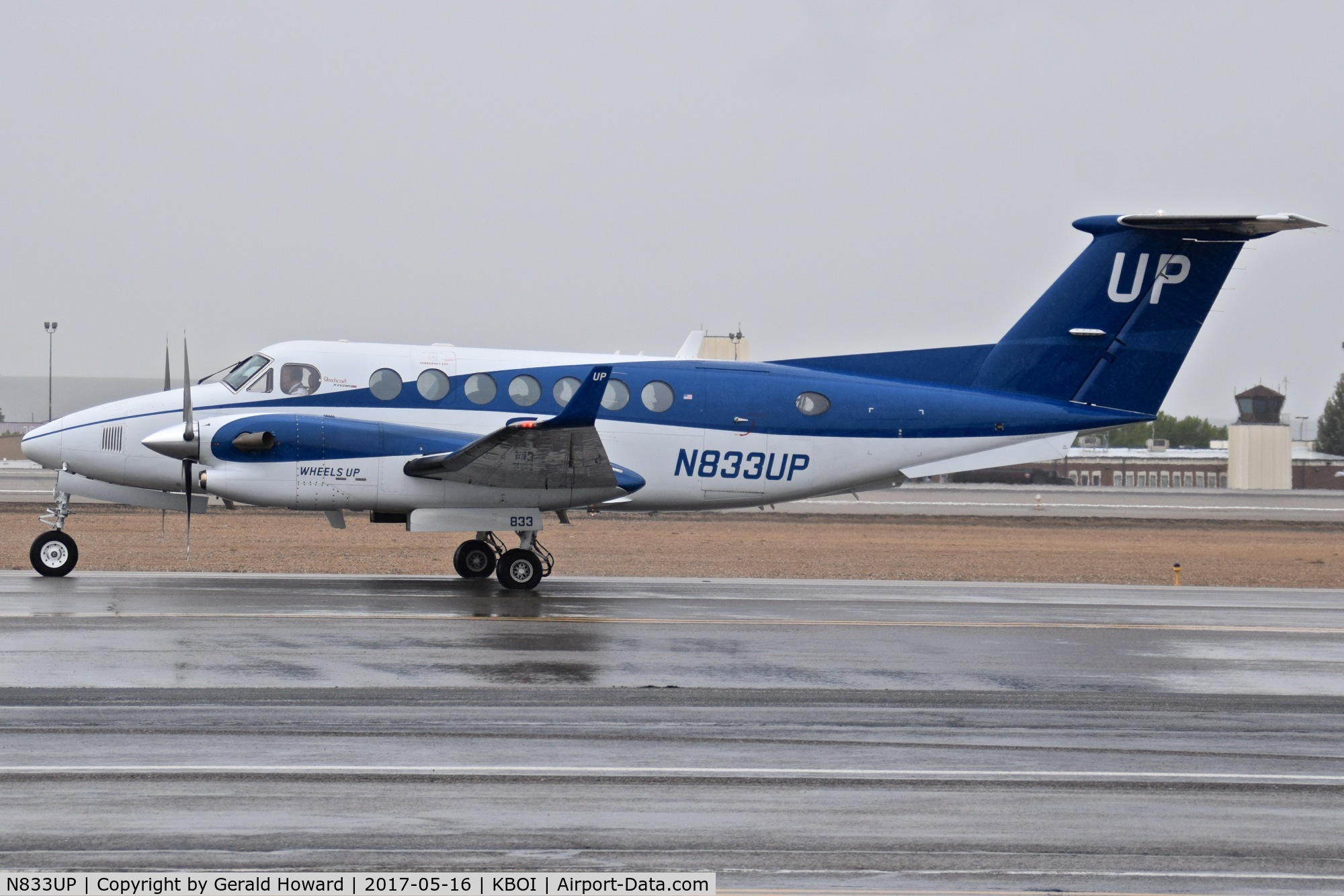 N833UP, 2014 Beechcraft B300C King Air C/N FL-947, Taxiing on Alpha.