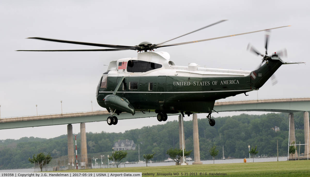 159358, Sikorsky VH-3D Sea King C/N 61732, Lift off.