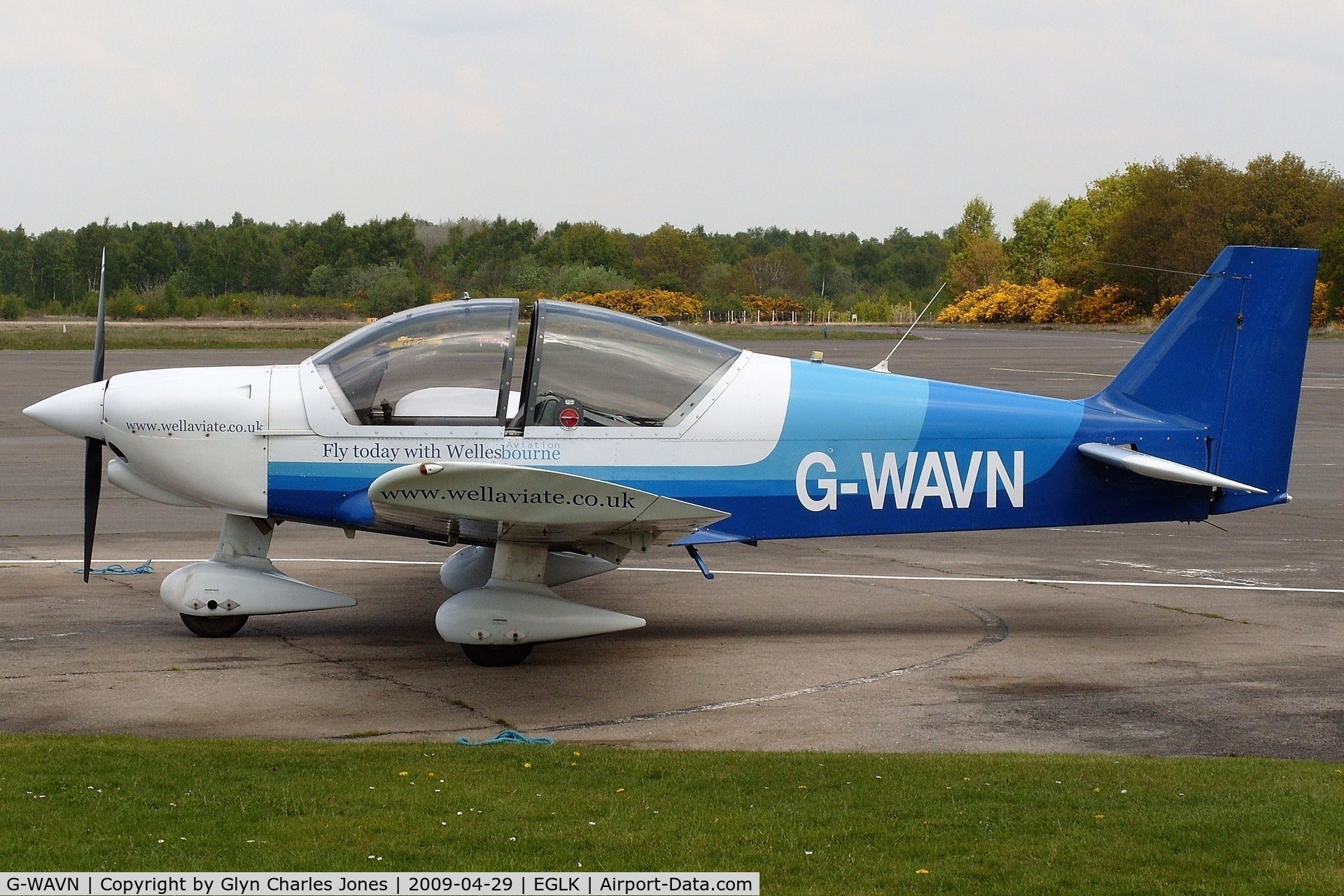 G-WAVN, 2000 Robin HR-200-120B C/N 344, Previously G-VECA. Owned by Wellesbourne Aviation.