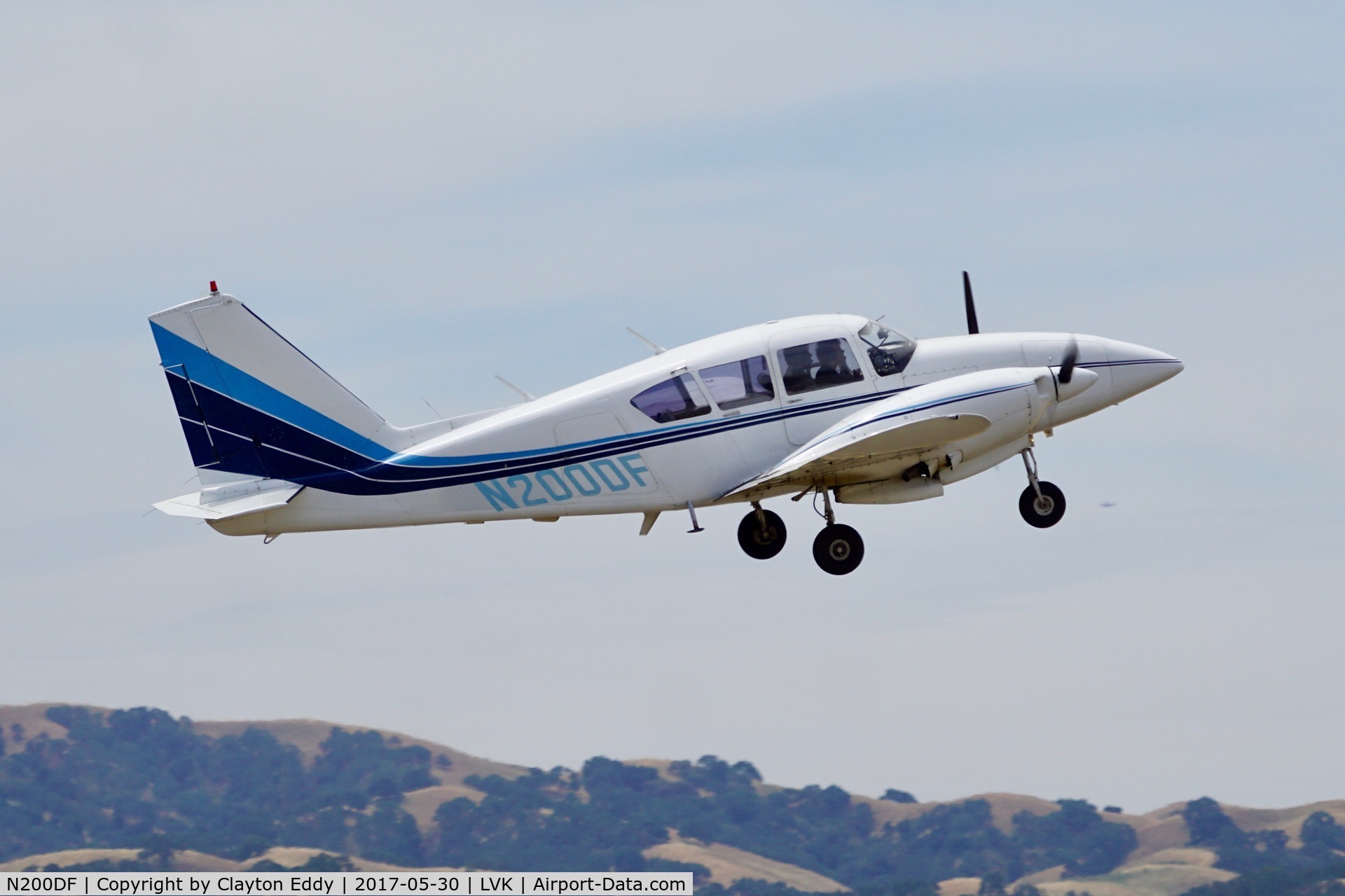 N200DF, 1968 Piper PA-23-250 C/N 27-4080, Livermore Airport California 2017.