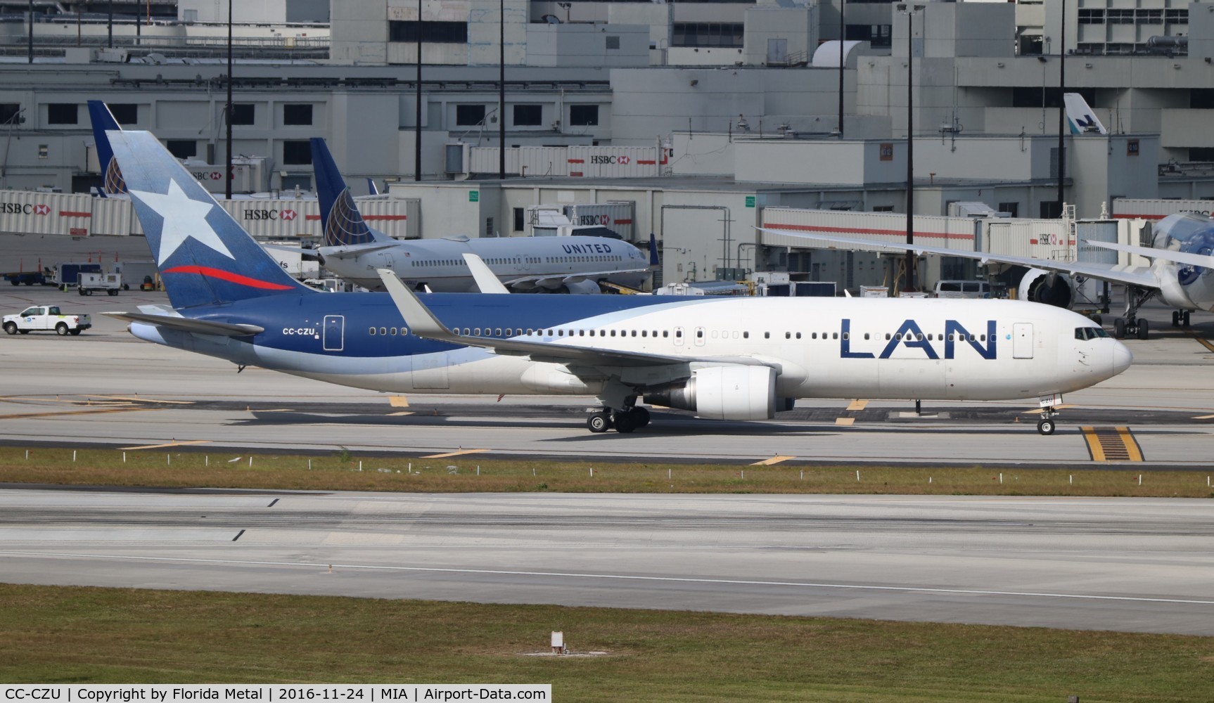 CC-CZU, 1998 Boeing 767-316/ER C/N 29229, LAN 767-300