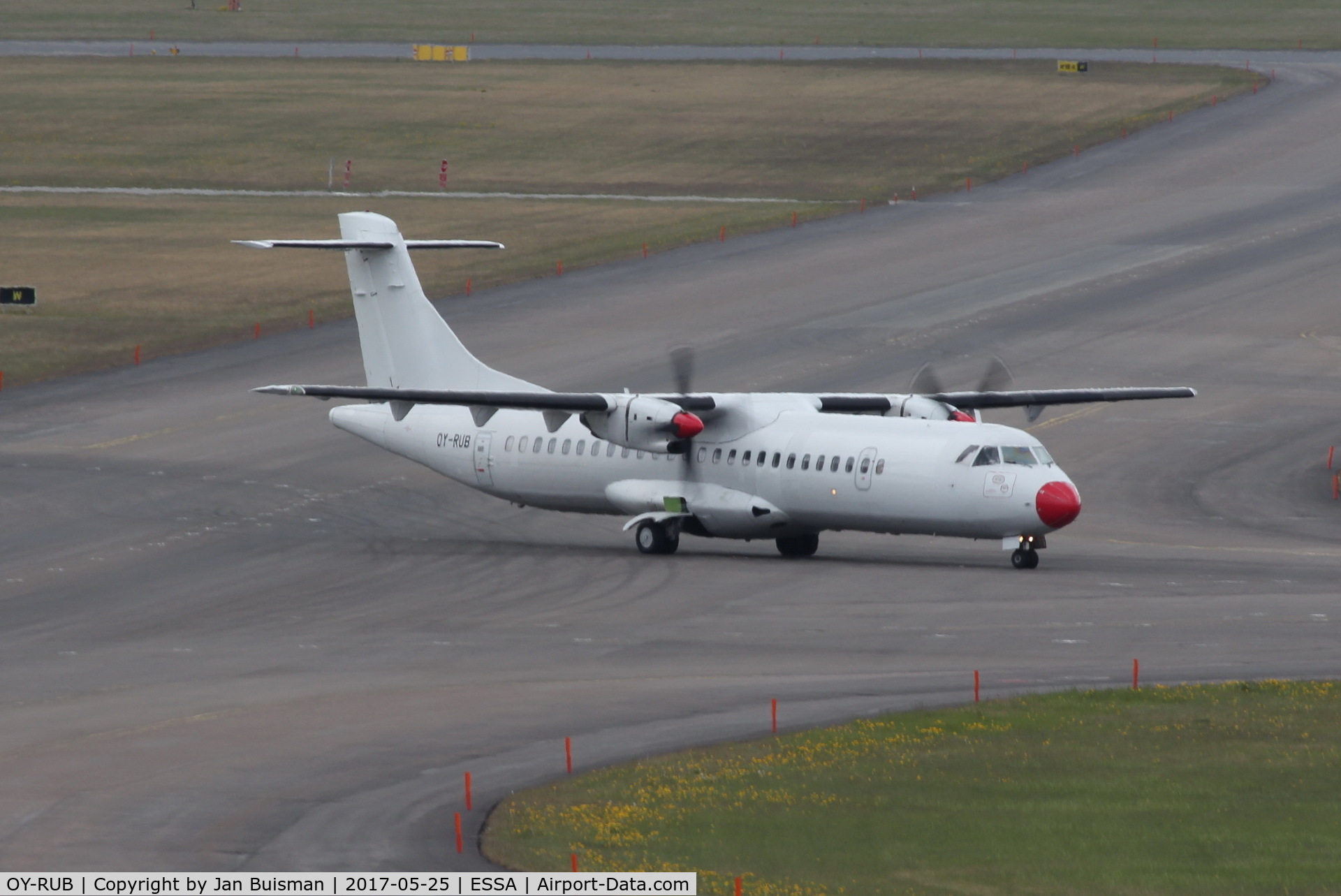 OY-RUB, 1992 ATR 72-202 C/N 301, DAT, no livery