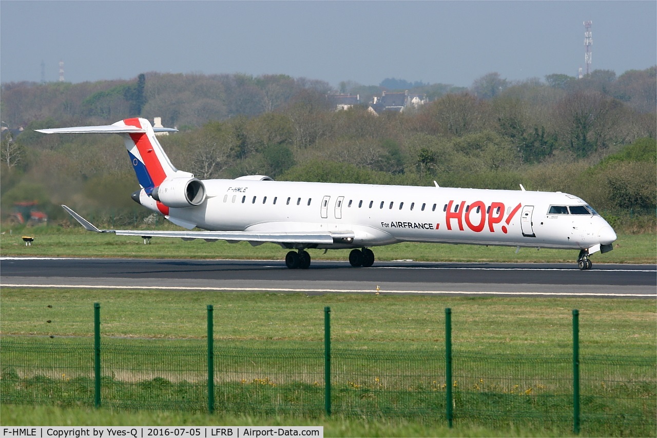 F-HMLE, 2010 Bombardier CRJ-1000EL NG (CL-600-2E25) C/N 19009, Canadair Regional Jet CRJ-1000, Take off run rwy 07R, Brest-Bretagne airport (LFRB-BES)