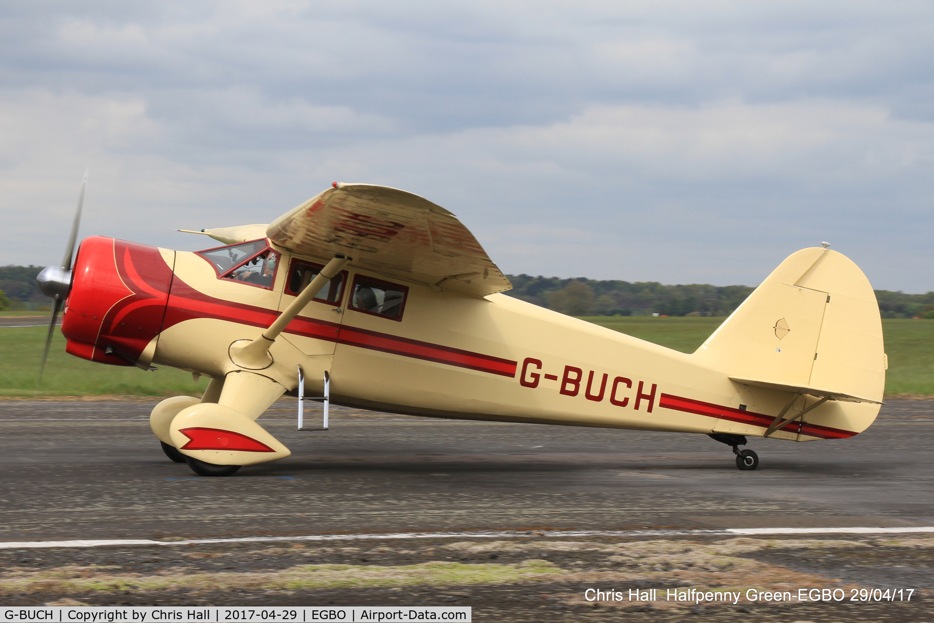 G-BUCH, 1943 Stinson V77 (AT-19) Reliant C/N 77-381, at the Radial & Trainer fly-in