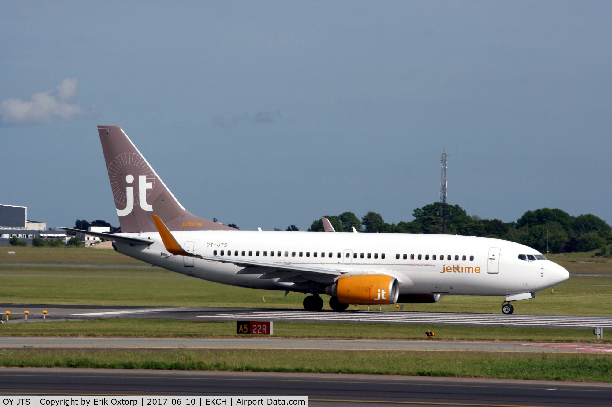 OY-JTS, 2003 Boeing 737-7K2 C/N 33465, OY-JTS taking off rw 22R