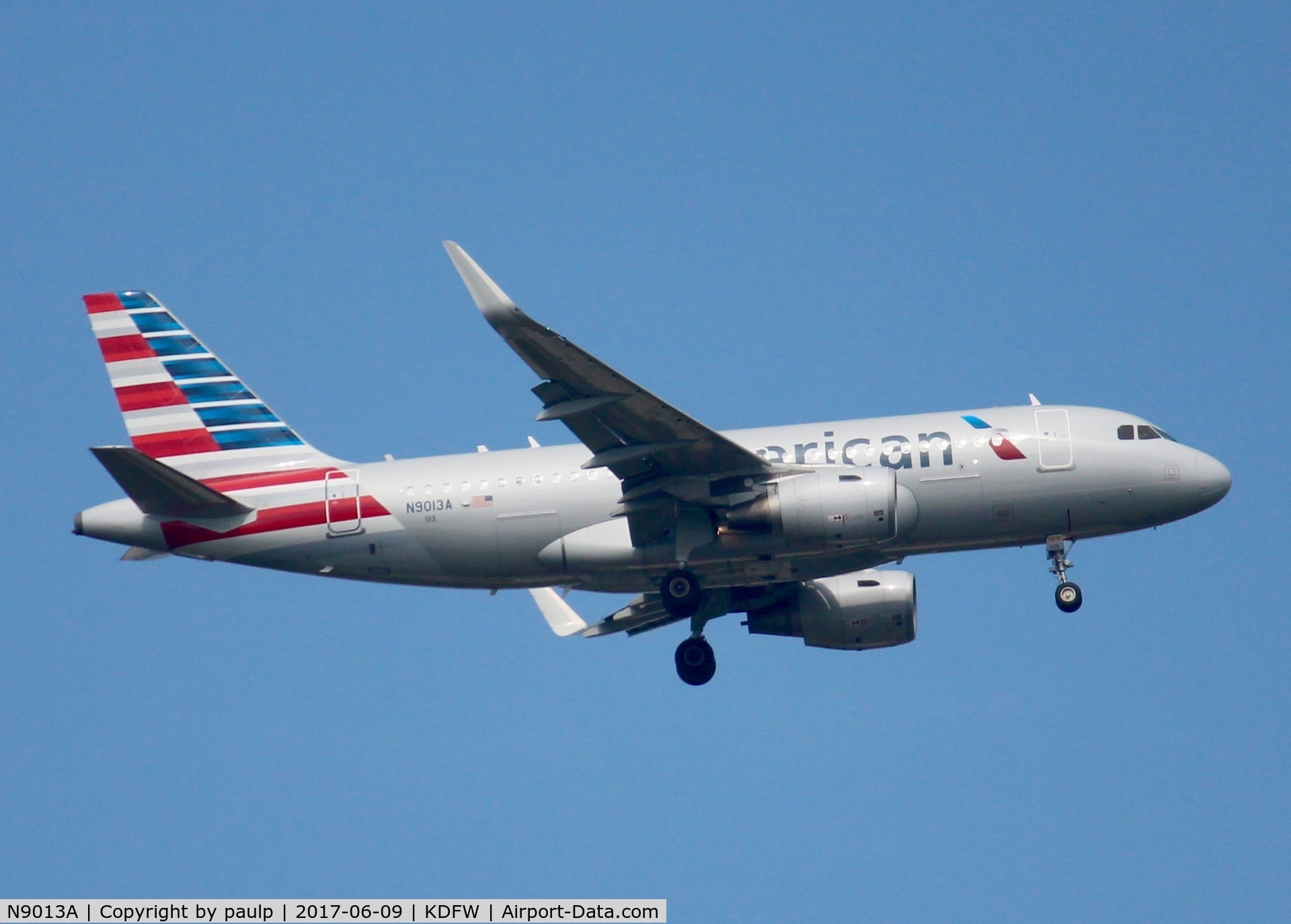 N9013A, 2013 Airbus A319-115 C/N 5827, At DFW.