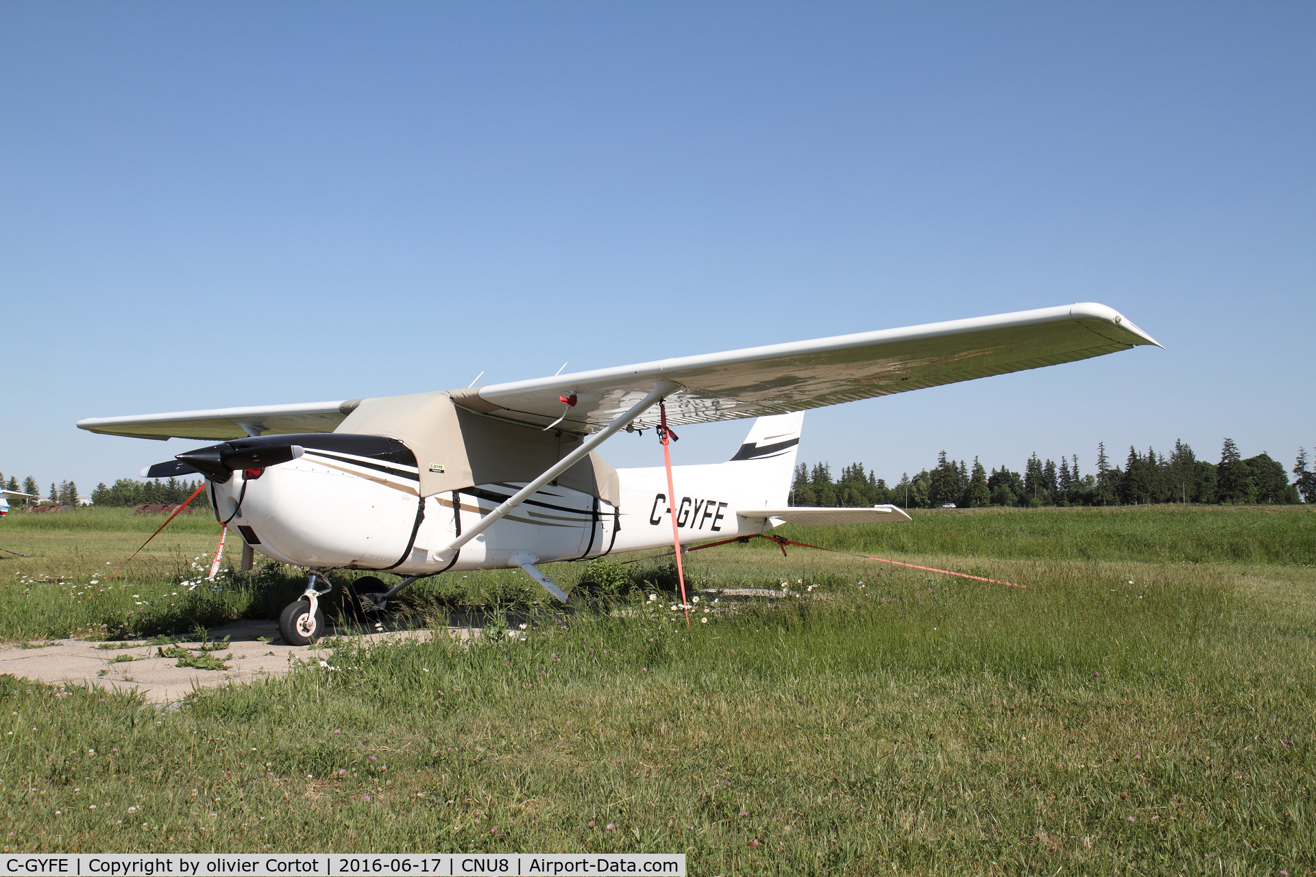 C-GYFE, 1976 Cessna 172M C/N 17266398, Markham airfield