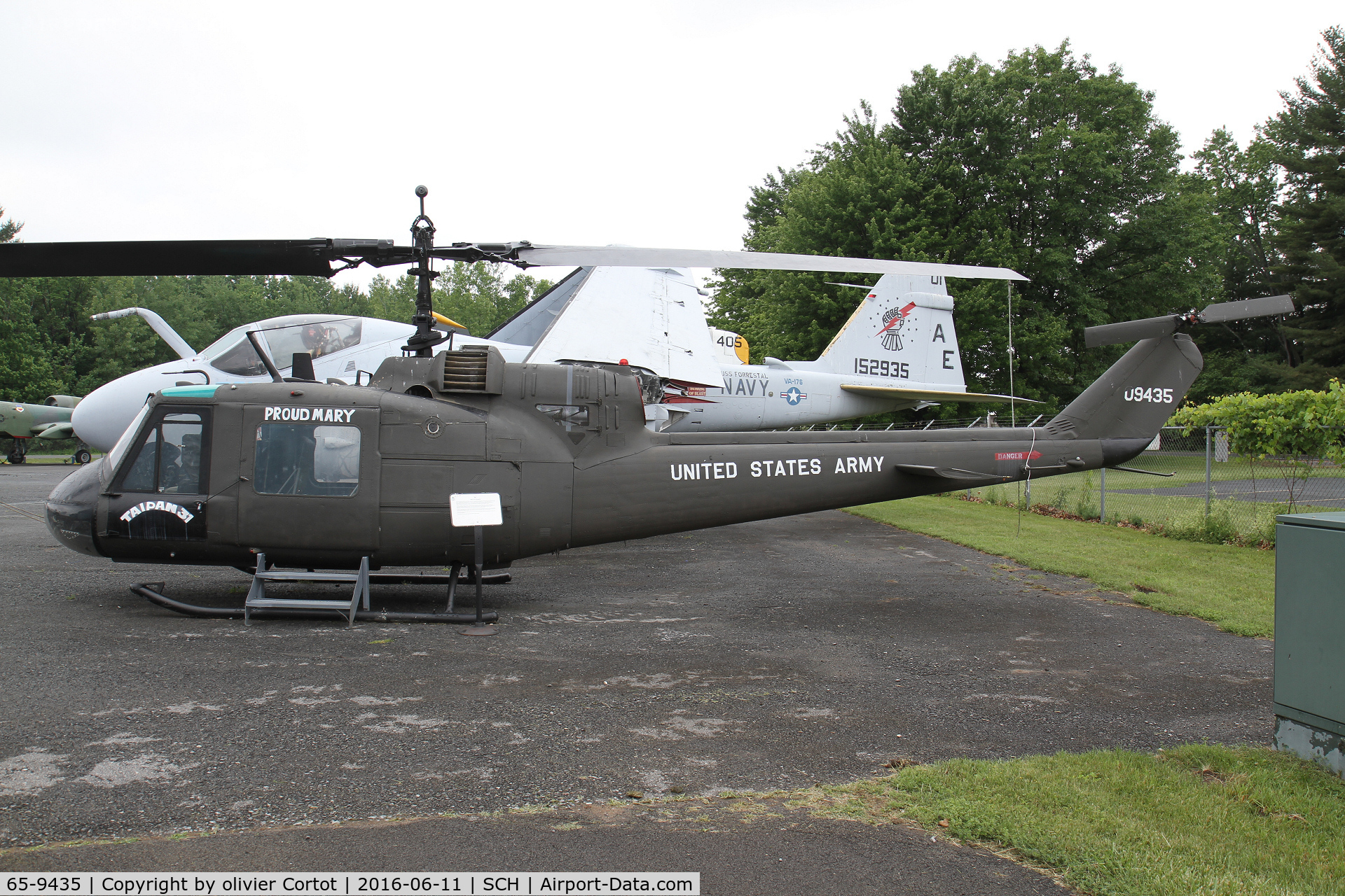 65-9435, 1965 Bell UH-1C Iroquois C/N 1335, profile view