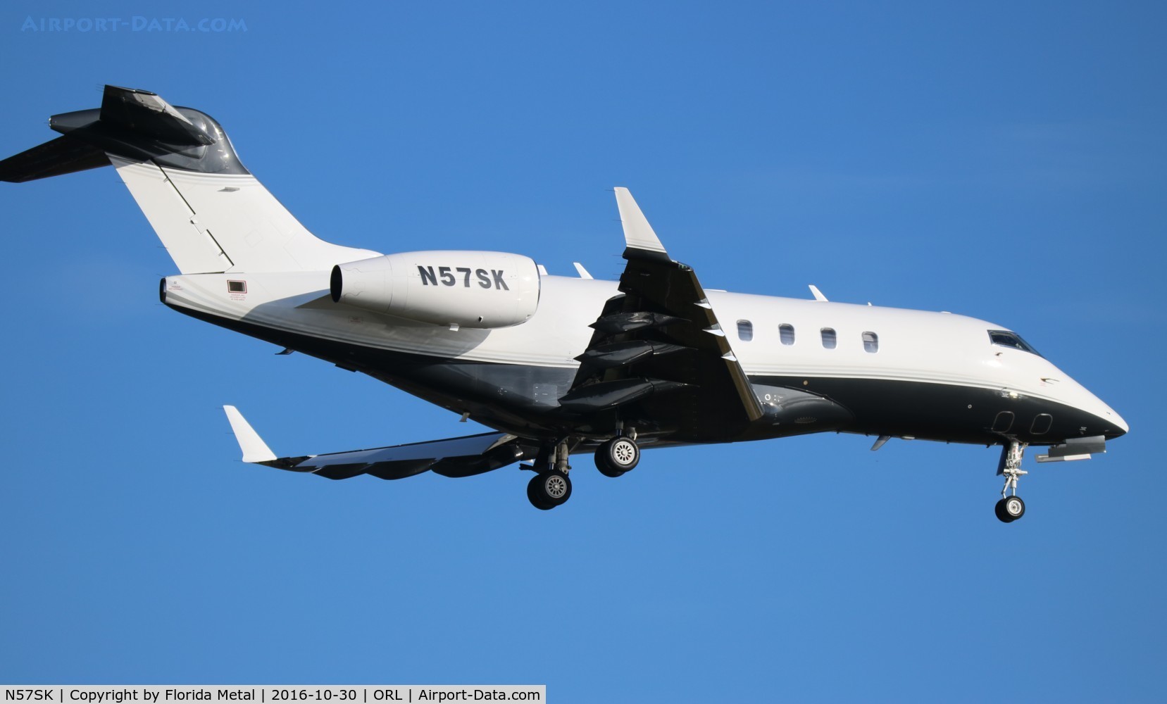 N57SK, Bombardier Challenger 300 (BD-100-1A10) C/N 20259, Challenger 300