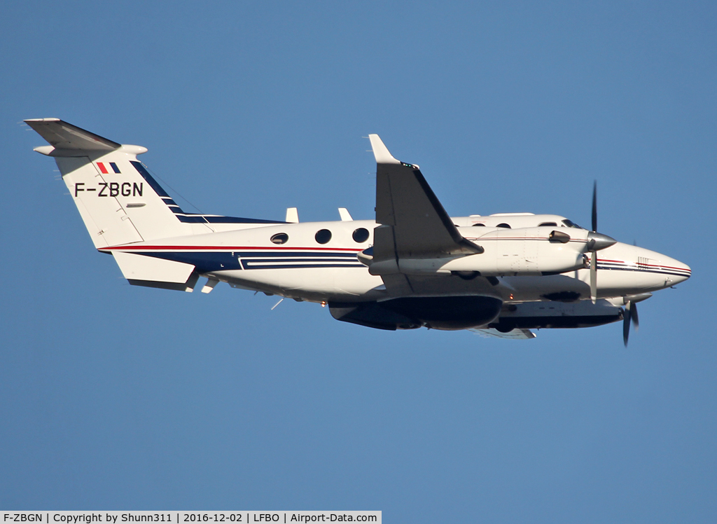 F-ZBGN, Hawker Beechcraft 350ER King Air (B300CER) C/N FL-781, Passing above rwy 14R for exercice
