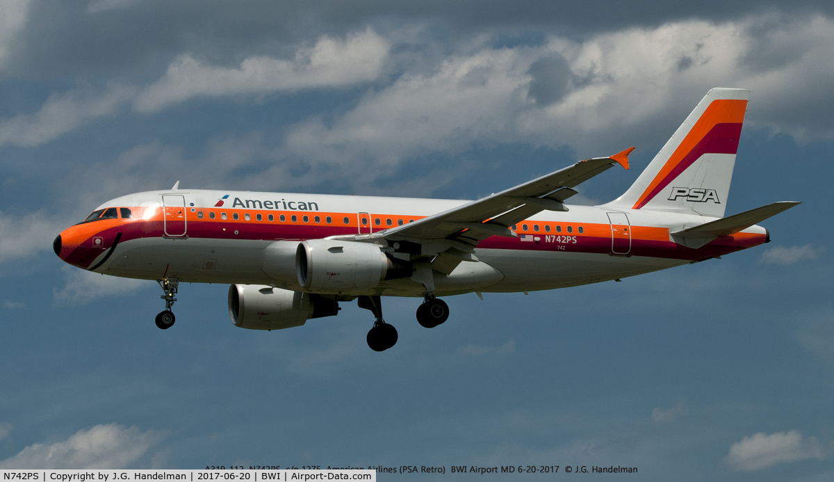 N742PS, 2000 Airbus A319-112 C/N 1275, To 33L.