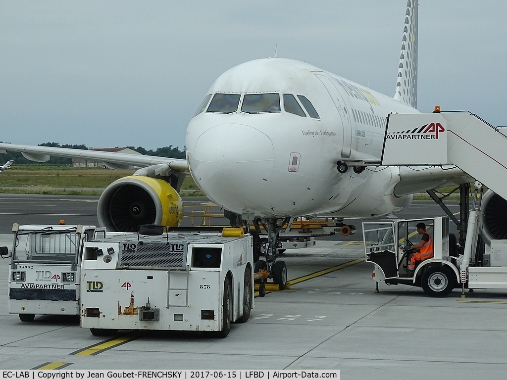 EC-LAB, 2006 Airbus A320-214 C/N 2761, VY1228 to Palma de Mallorca (PMI)