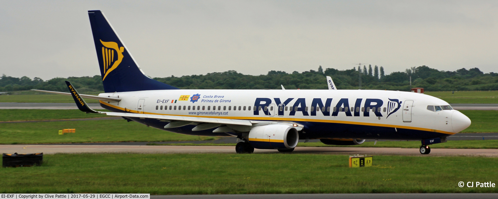 EI-EXF, 2012 Boeing 737-8AS C/N 40322, At Manchester EGCC