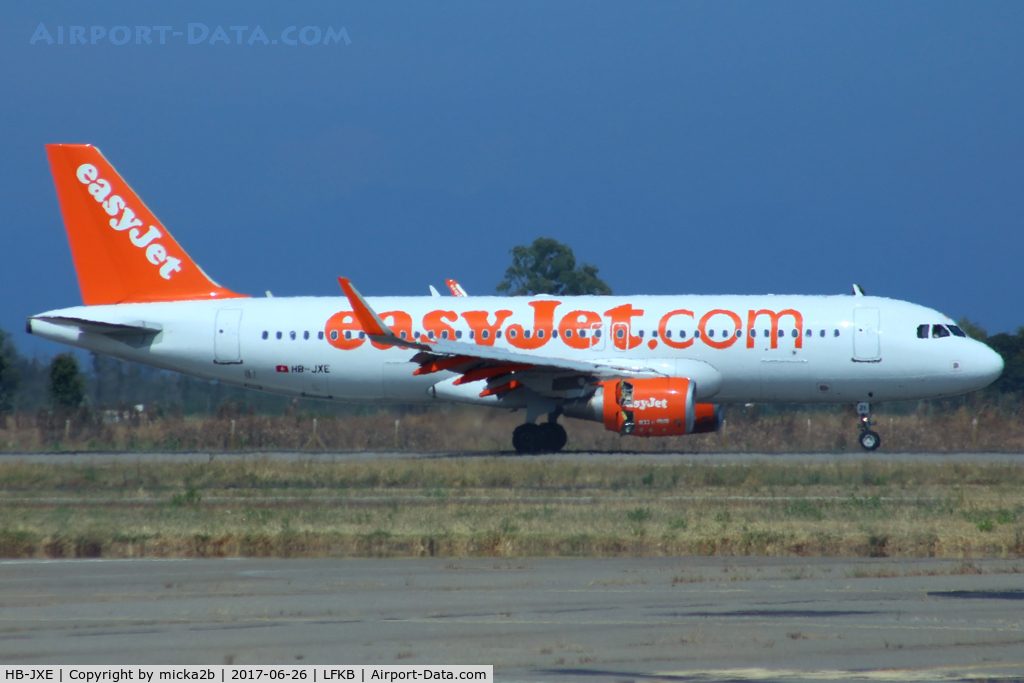 HB-JXE, 2013 Airbus A320-214 C/N 5785, Taxiing