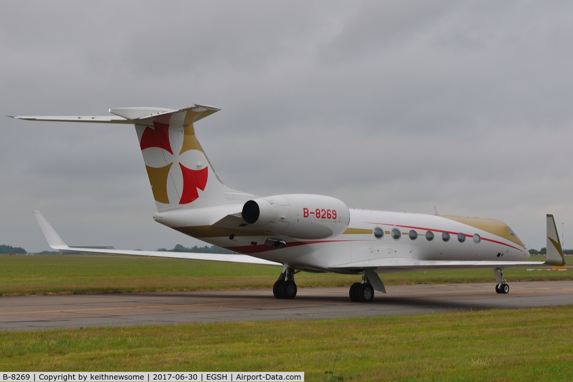 B-8269, Gulfstream Aerospace GV-SP (G550) C/N 5404, Taxying to leave.