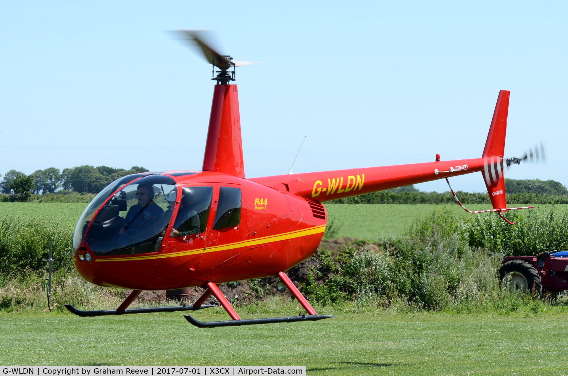 G-WLDN, 2005 Robinson R44 Raven 1 C/N 1507, Departing from Northrepps.