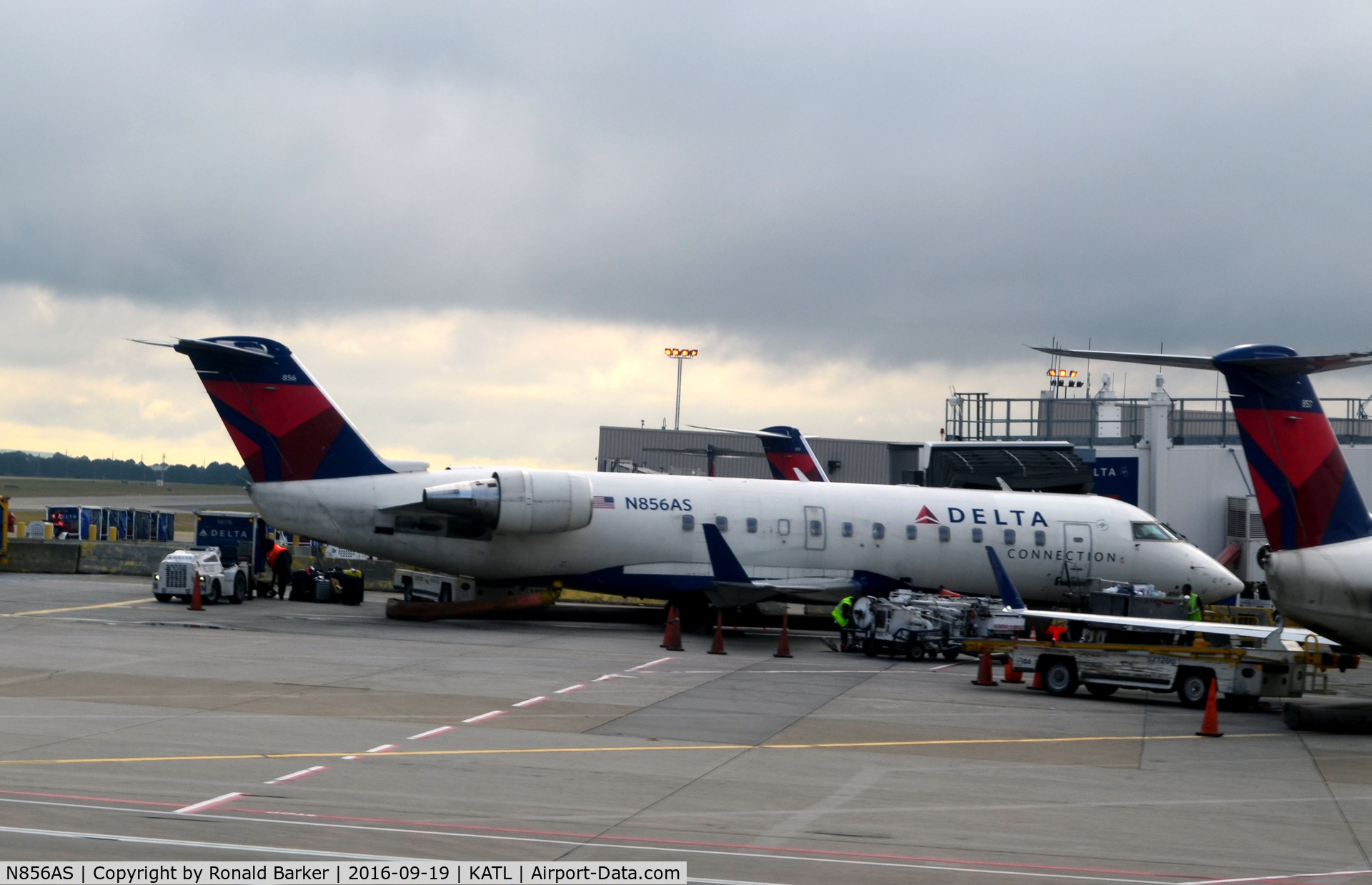 N856AS, 2000 Bombardier CRJ-200ER (CL-600-2B19) C/N 7404, Atlanta