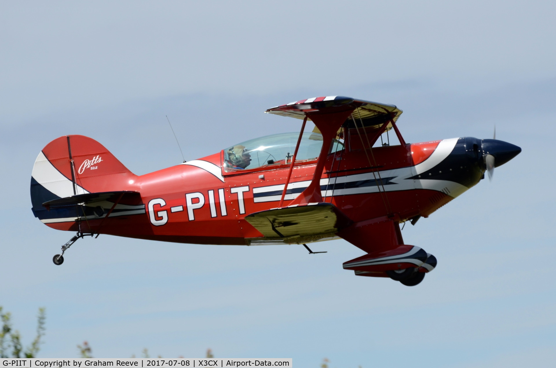G-PIIT, 1986 Pitts S-2 Special C/N 1984, Landing at Northrepps.