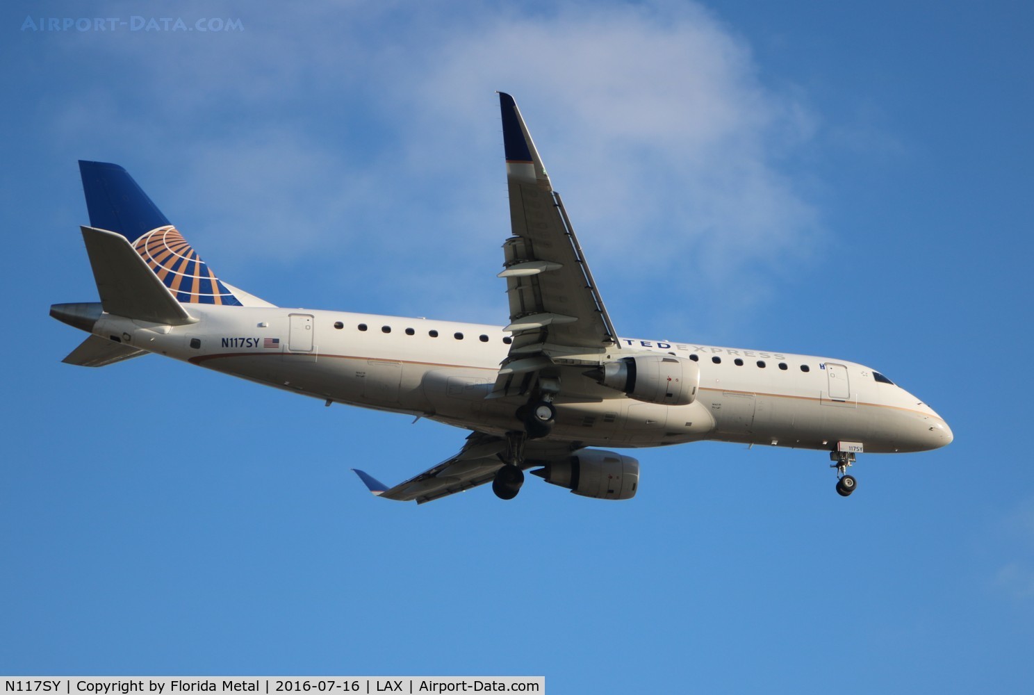 N117SY, 2014 Embraer 175LR (ERJ-170-200LR) C/N 17000416, United Express