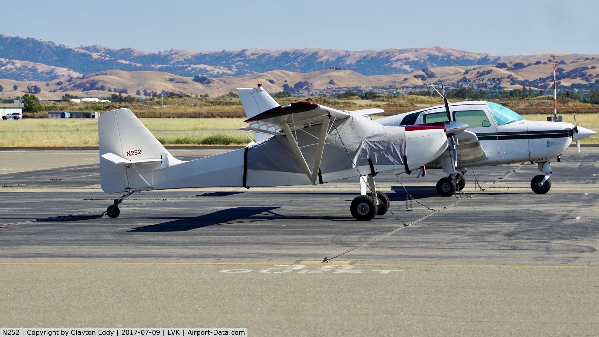 N252, 2005 Skystar Kitfox Series 6 C/N S60005-026, Livermore Airport California. 2017.