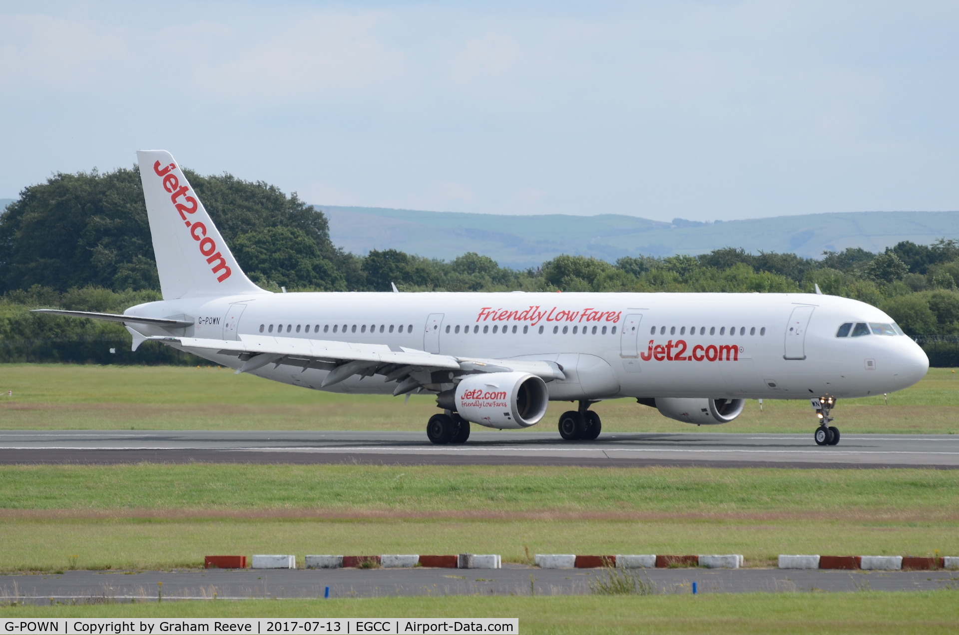 G-POWN, 2009 Airbus A321-211 C/N 3830, Just landed at Manchester.