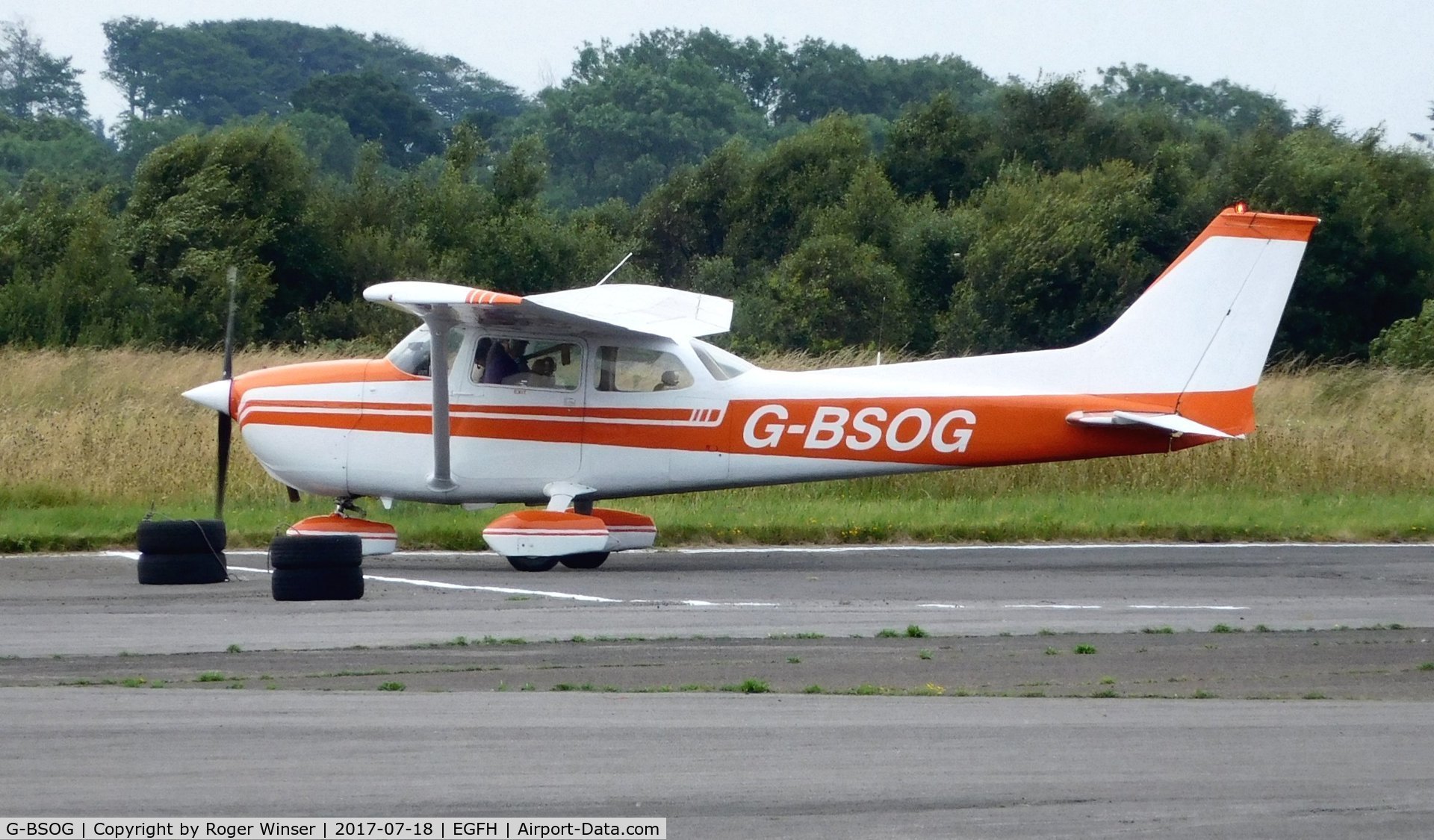 G-BSOG, 1974 Cessna 172M C/N 172-63636, Visiting Skyhawk.