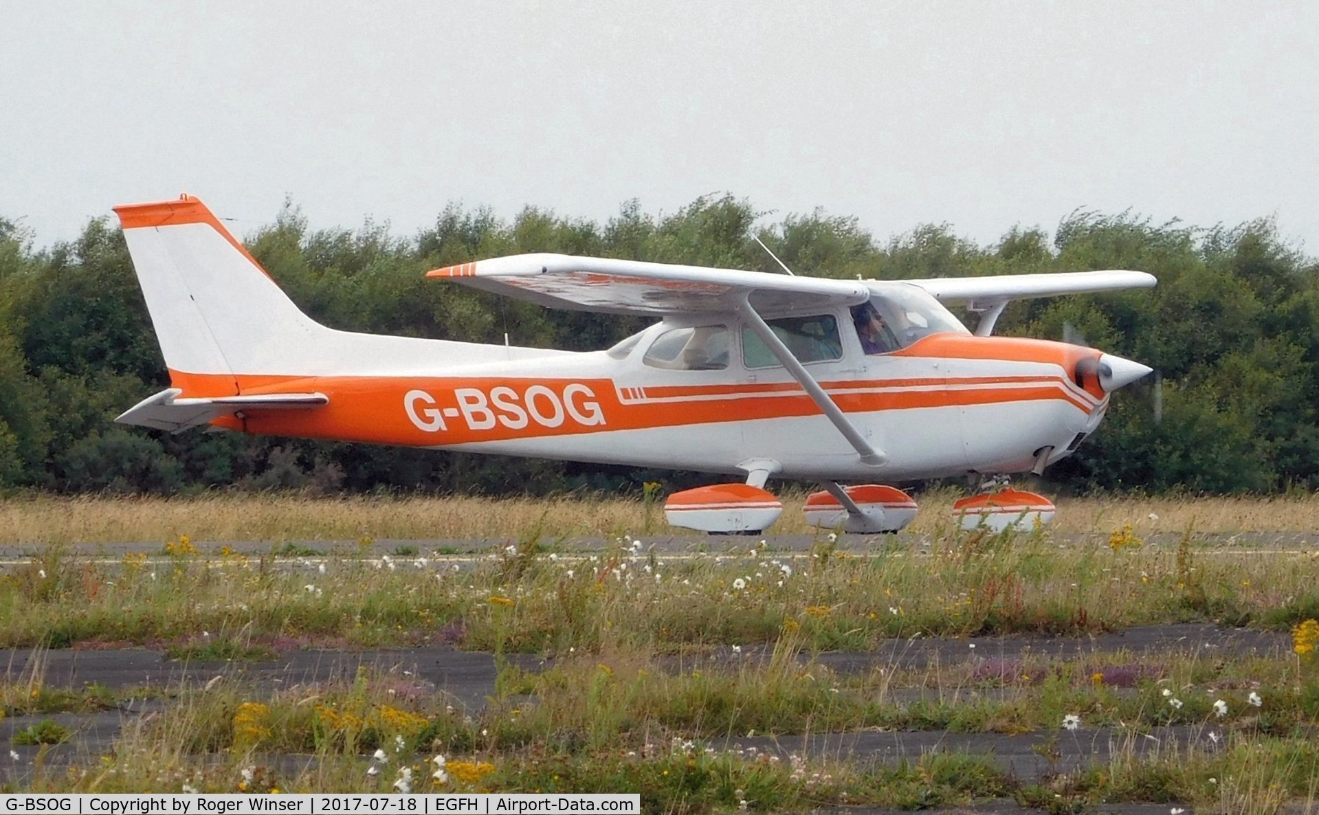 G-BSOG, 1974 Cessna 172M C/N 172-63636, Visiting Skyhawk.