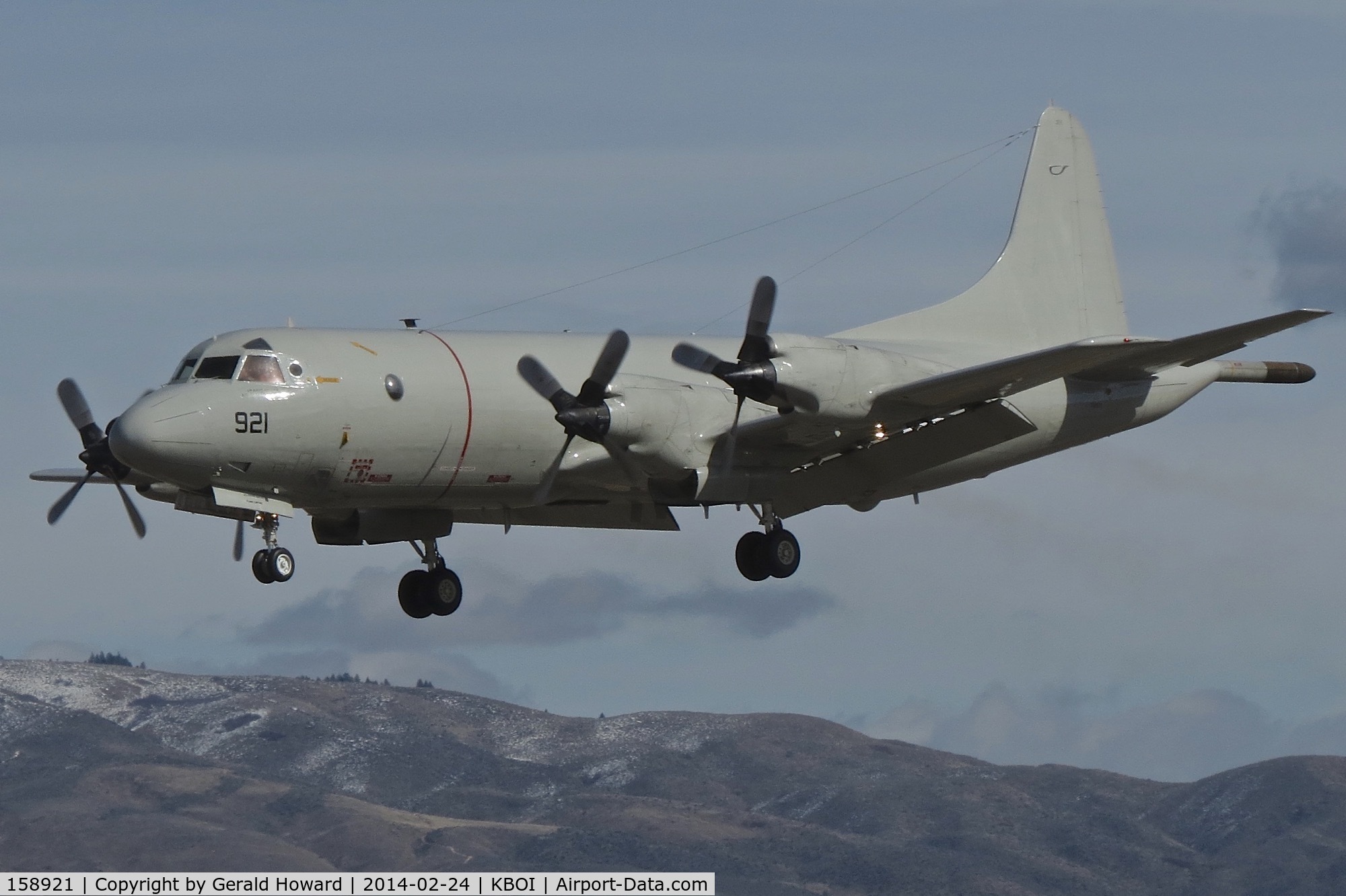158921, Lockheed P-3C-145-LO Orion C/N 285A-5593, Landing RWY 28L.