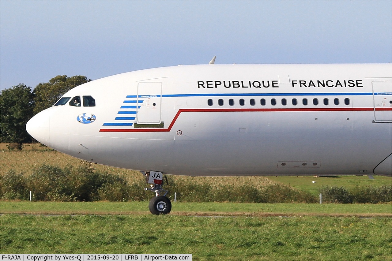 F-RAJA, 1995 Airbus A340-212 C/N 075, French Air Force Airbus A340-212, Take off run rwy 25L, Brest-Bretagne airport (LFRB-BES)