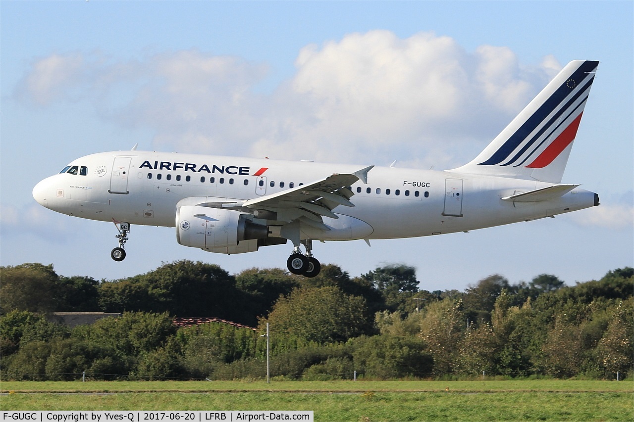 F-GUGC, 2002 Airbus A318-111 C/N 2071, Airbus A318-111, On final rwy 25L, Brest-Bretagne airport (LFRB-BES)