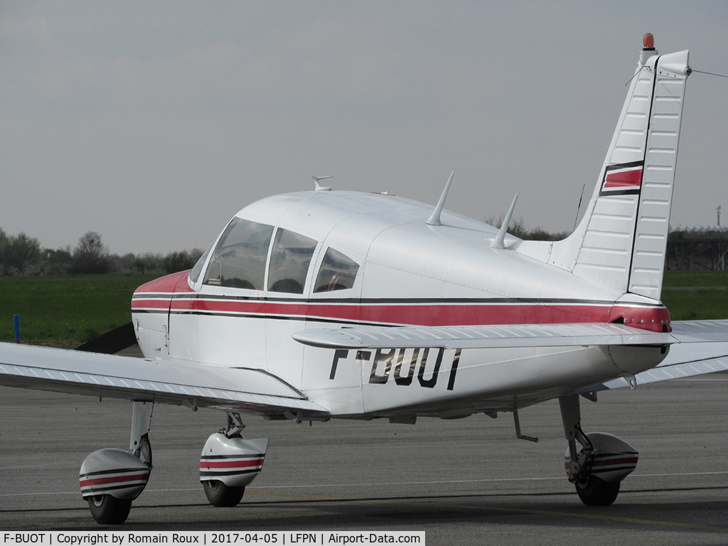F-BUOT, Piper PA-28-180 Cherokee C/N 287305508, Parked