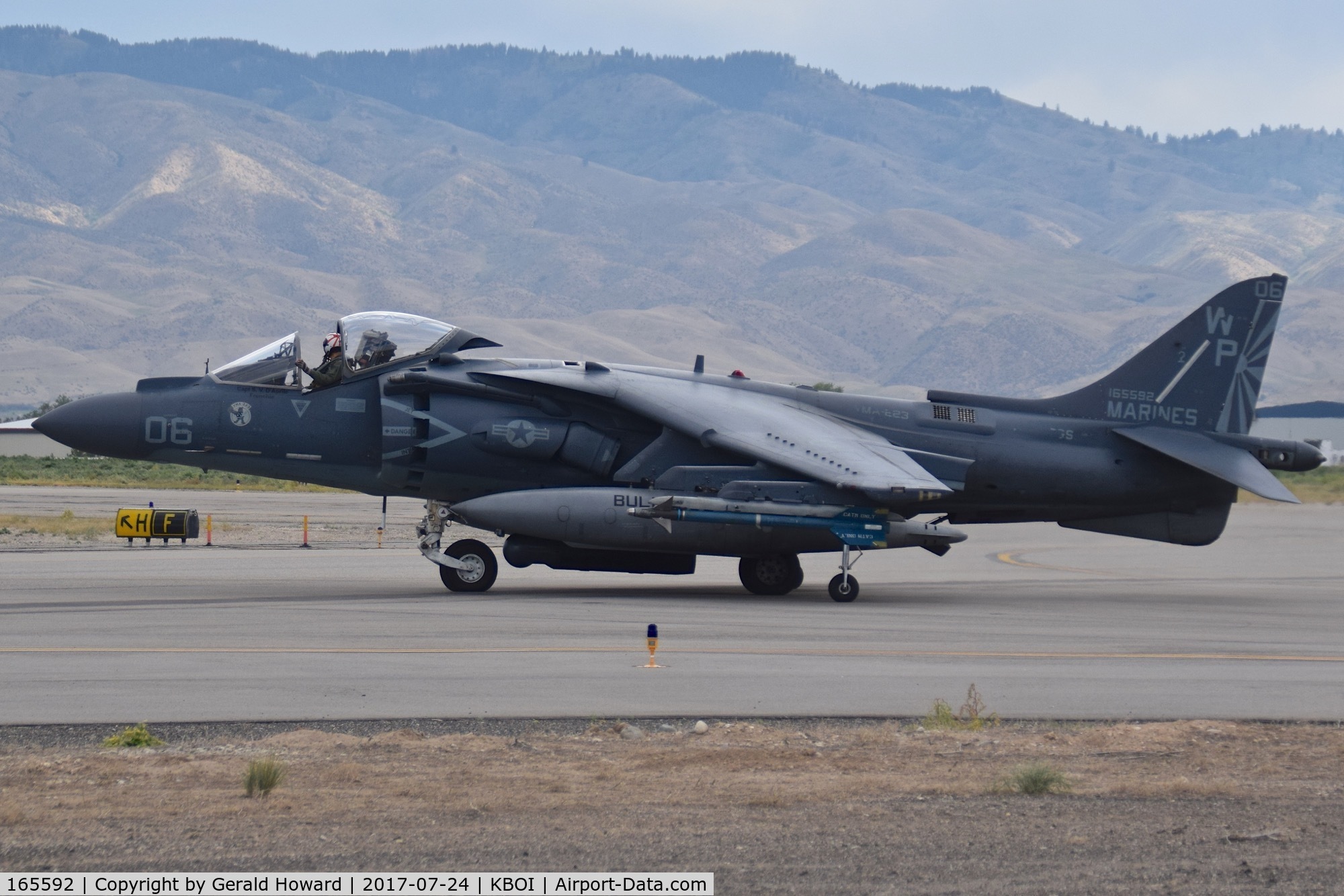 165592, Boeing AV-8B+(R)-25-MC Harrier II Plus C/N B329, Taxiing to RWY 10R.  VMA-223 