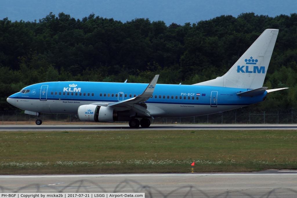 PH-BGF, 2008 Boeing 737-7K2 C/N 30365, Landing