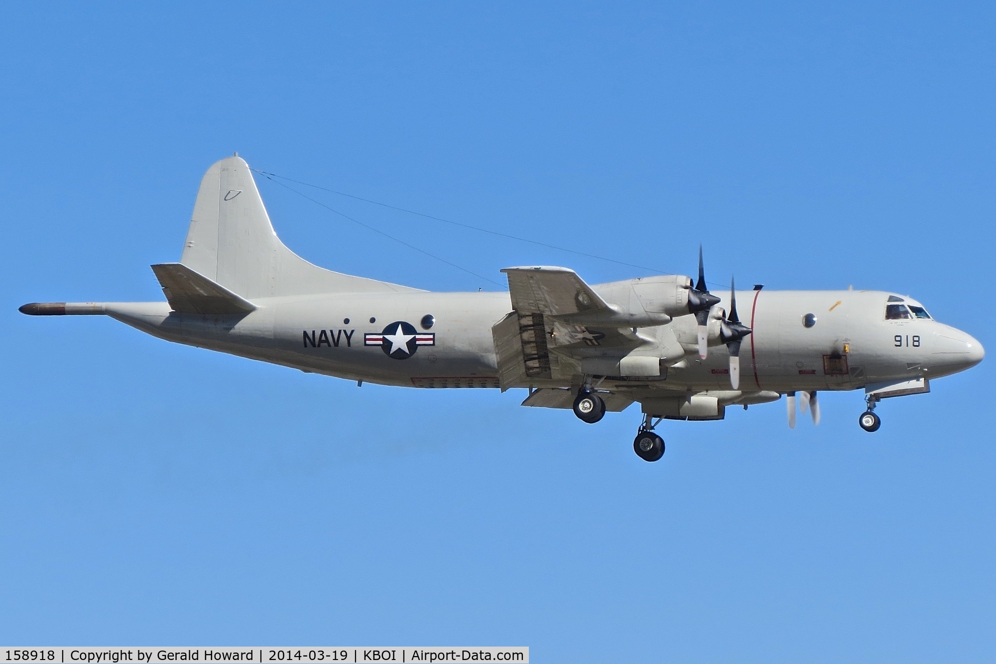 158918, Lockheed P-3C Orion C/N 285A-5590, Low approach to RWY 10R.