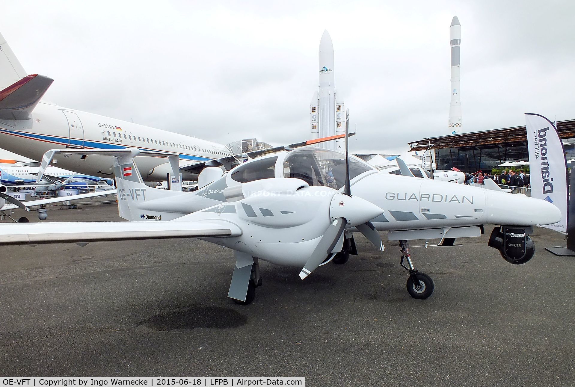 OE-VFT, Diamond DA-42 NG Turbo Twin Star C/N 42.379, Diamond DA-42HK-36TC Twin Star at the Aerosalon 2015, Paris