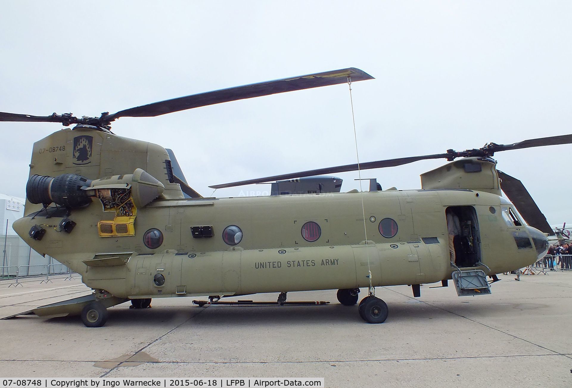 07-08748, 2007 Boeing CH-47F Chinook C/N M.8748, Boeing CH-47F Chinook of the US Army at the Aerosalon 2015, Paris