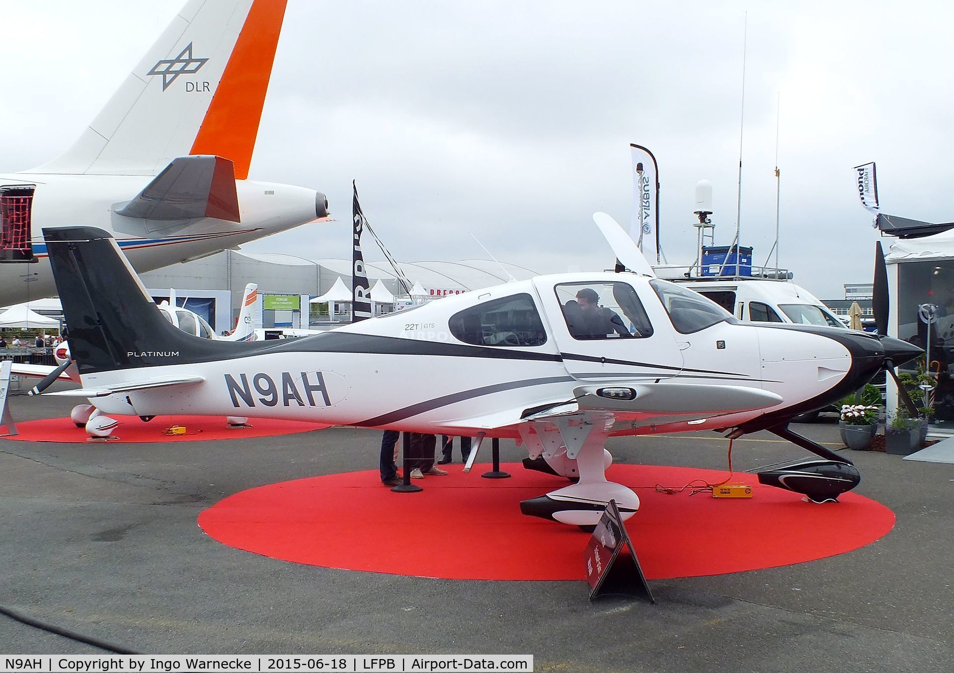 N9AH, Cirrus SR22T C/N 1062, Cirrus SR22T at the Aerosalon 2015, Paris