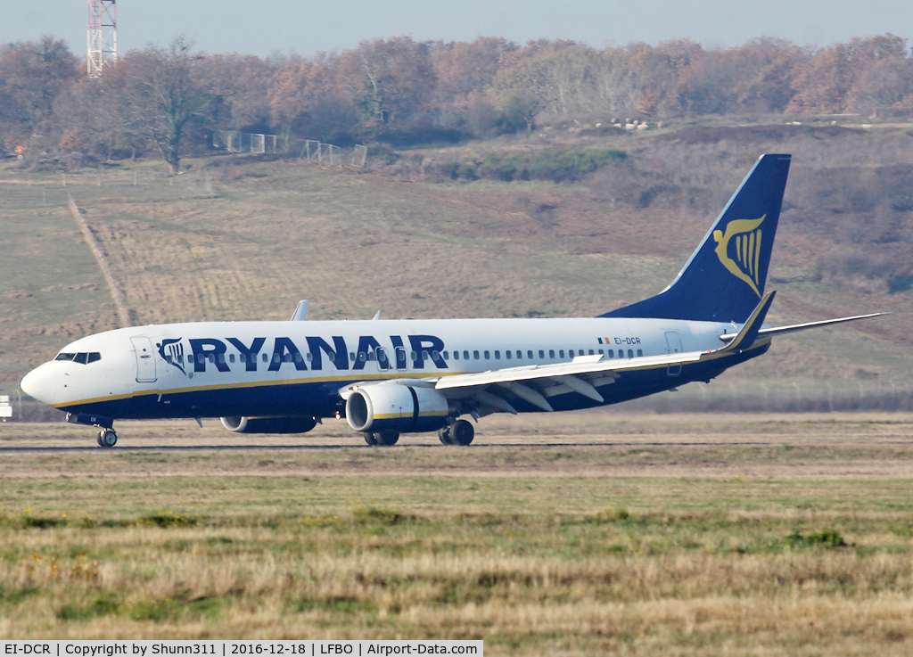 EI-DCR, 2004 Boeing 737-8AS C/N 33811, Landing rwy 14R